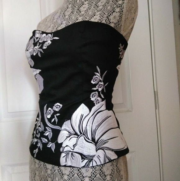 Embroidered Top - Picture 1 of 1